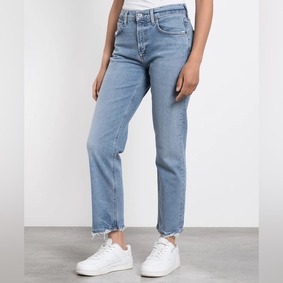 AGOLDE Kye Mid Rise Straight Crop Jeans in Forseen